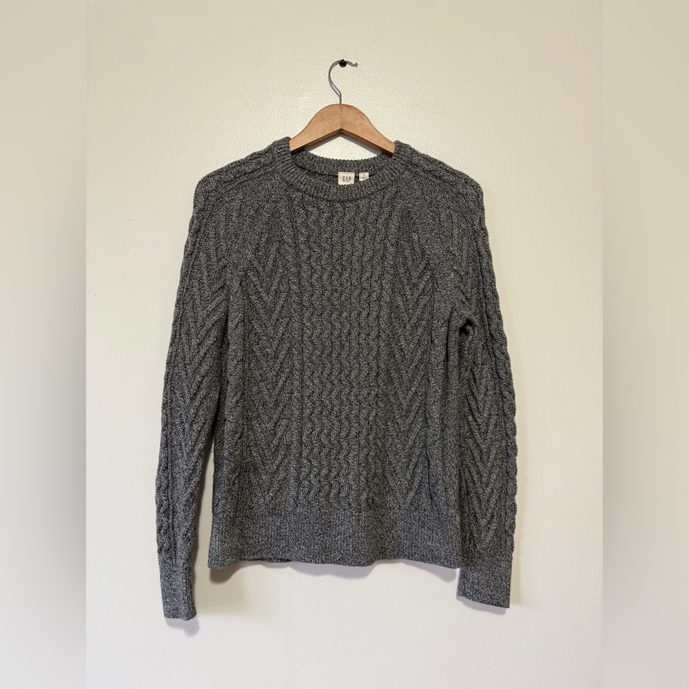 GAP Grey Heathered Classic Sweater Cozy Winter‎ Crew Neck Cable Knit Medium